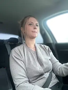 love_bri - Love_Bri's free webcam