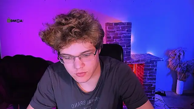 lucas_long_ (G teen) - show ass both