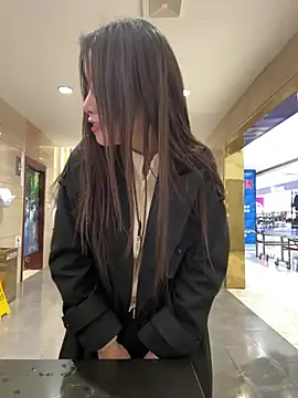 qingqing-ss (F young) - 户外，脱内裤，自慰喷水