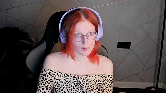 ElizabethHarpper webcam