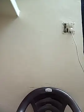 Webcam Model (Your-Sasha7)  is live.Free join now!