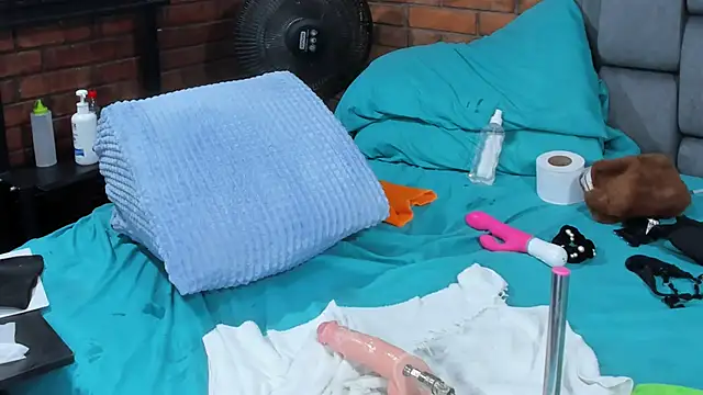 Couple_Gold69 webcam