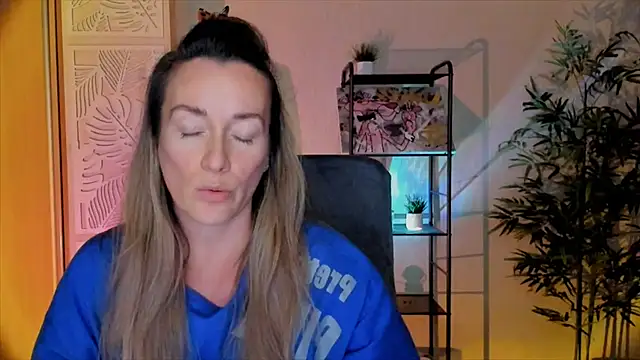 RebeccaMartinez webcam