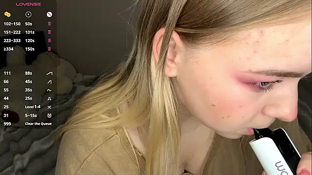 zaracreedon - ZaraCreedon's free webcam