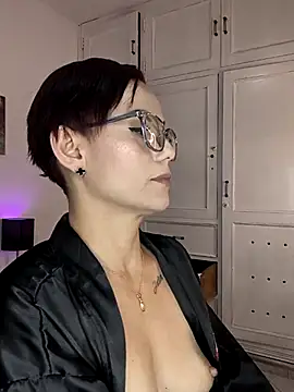 anne_05 - Anne_05's free webcam