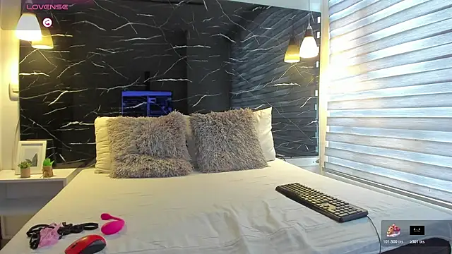 zoe_le - ZOE_LE's free webcam