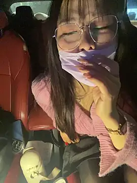 xiao-mo520 (F milf) - 户外偷偷玩小粉，超刺激，容易失控，哥哥轻点，完成目标国王任选菜单1