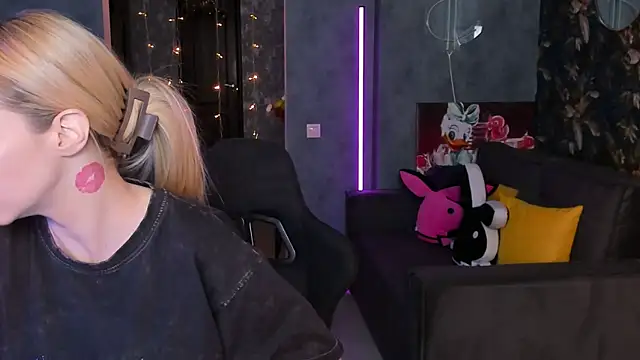 blckmirrorr - Blckmirrorr's free webcam