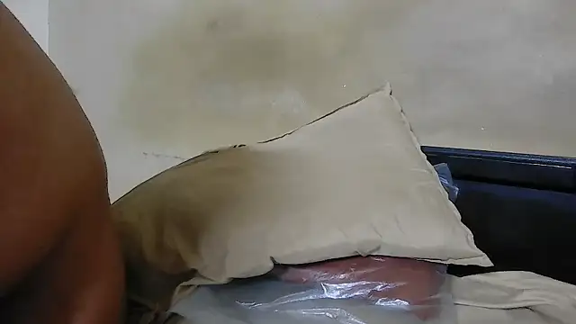 fitbuddy1 (M young) - tiny to strocked big dick magic