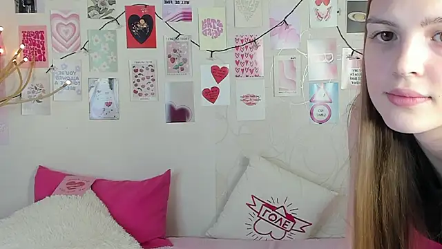 little_radiant_sun - Little_radiant_sun's free webcam