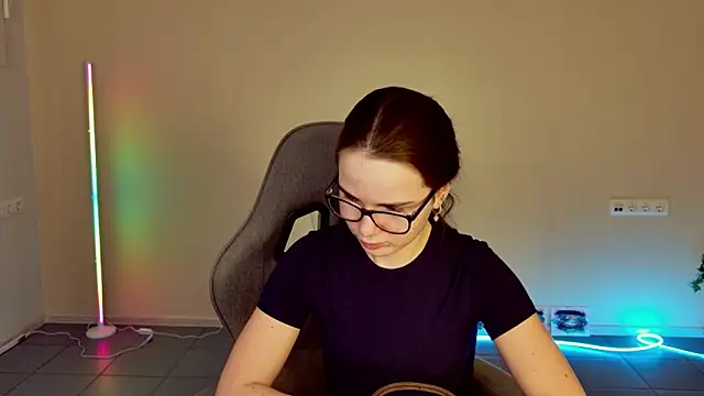 may_bloom - May_Bloom's free webcam