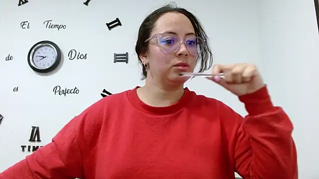 elamurray02 - ElaMurray02's free webcam