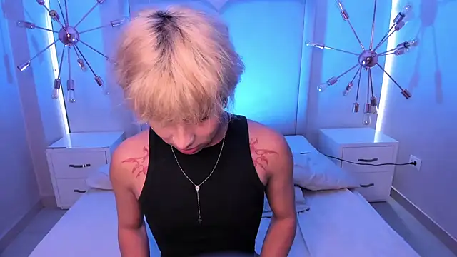 OliIverr22 Live Webcam on Stripchat