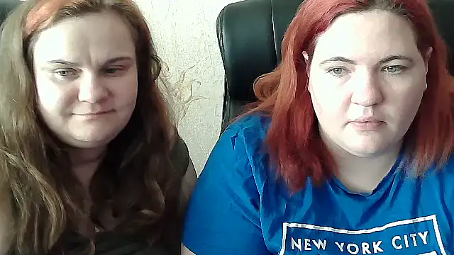 HollyXXXEva Live Webcam on Stripchat