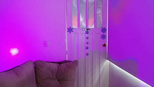 milfrousse - Milfrousse's free webcam