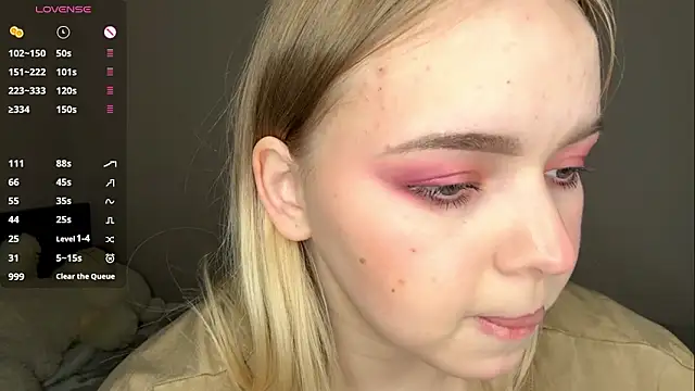 zaracreedon - ZaraCreedon's free webcam