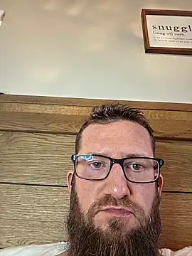 icebearsticlese (Ask my age) - Cum on my belly! And eat it all!