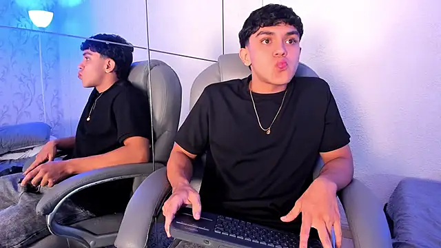 _taylorblack (M twink) - Helicopter cock