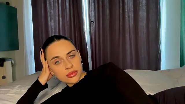 mariavalverdeee - MariaValverdeee's free webcam