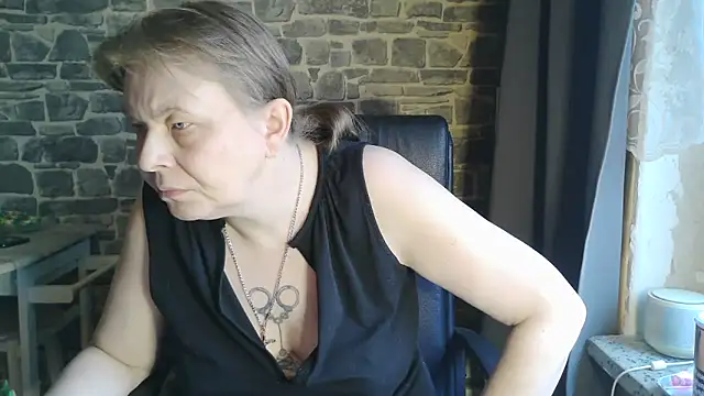 sweetphoenix76 - SweetPhoenix76's free webcam