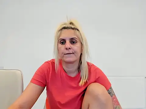 evelynevyyy - EvelynEvyyy's free webcam