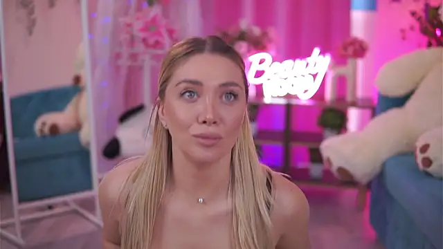 nadyablue - NadyaBlue's free webcam