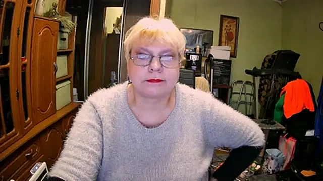 lola8888 - LOLA8888's free webcam