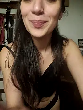 Webcam Model (Miaww-)  is live.Free join now!