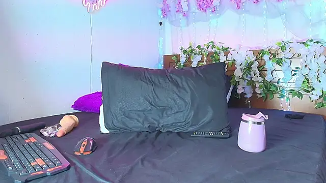 devoraharper_ - DevoraHarper_'s free webcam