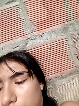 triana-hot18 - Triana-hot18's free webcam