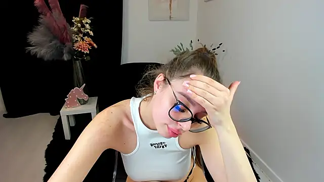 18perfecttits - 18perfecttits's free webcam