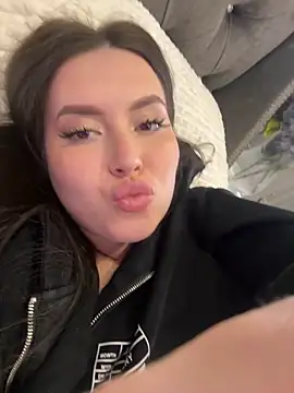 TrishaWinslet webcam