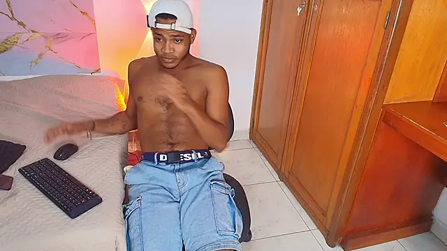 Latinblack_98 webcam
