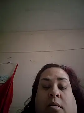 Webcam Model (BigBusty_VoluptuousMilfX)  is live.Free join now!