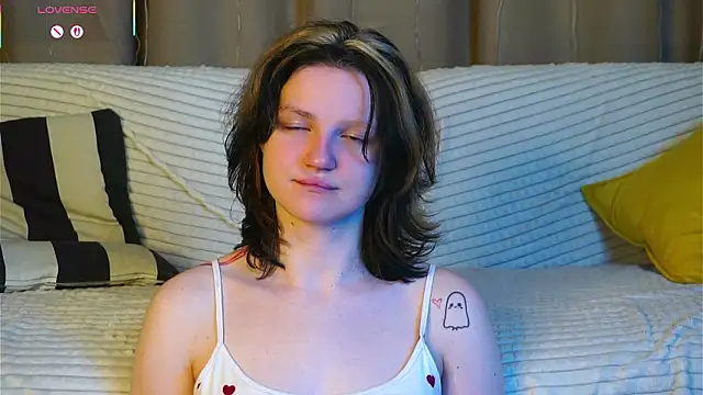 latinahuguenin - LatinaHuguenin's free webcam