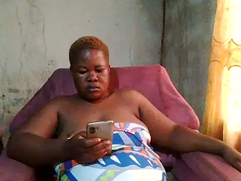 bustyass93 - Bustyass93's free webcam