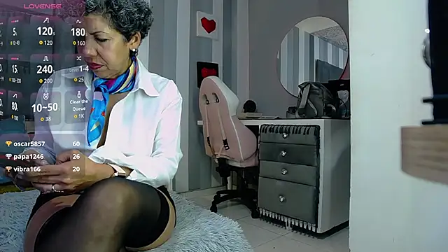 julianewell - Julianewell's free webcam