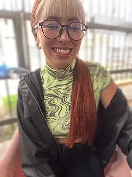 sallem_pink - Sallem_Pink's free webcam