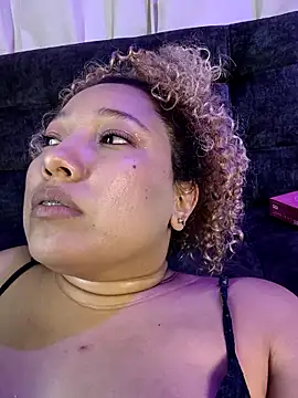 Webcam Model (BonnieRitz)  is live.Free join now!