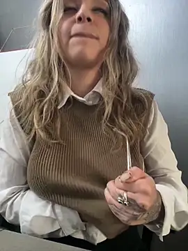 isabella_varella - Isabella_Varella's free webcam