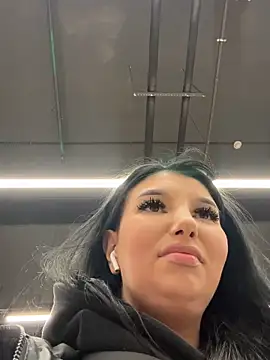 tisha_busty (F milf) - say hi my pussy with bzz inside🤭