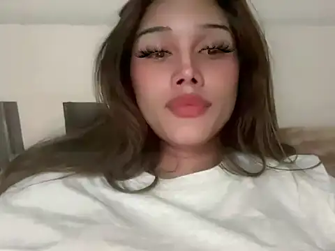 CallMeLerren Live Webcam on Stripchat