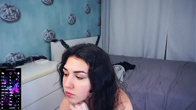 odettewitschi (F young) - lift my top