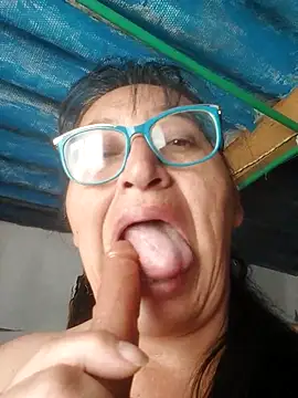 clarita_01 - Clarita_01's free webcam