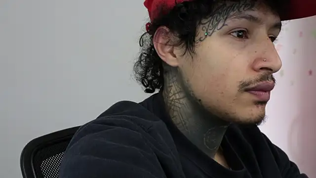 trieone - Trieone's free webcam - UK Sex Cams