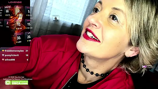 karinaspalacios (F mature) - Today I need a sporty cock !