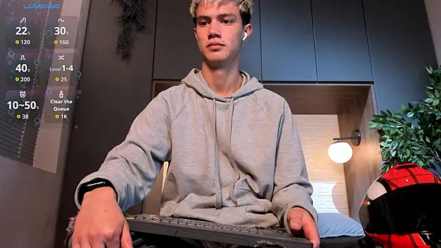 nicktorn (M young) - 🥵 get naked remove my cage