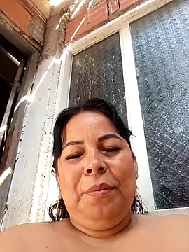 Webcam Model (Mother-Big-tits)  is live.Free join now!