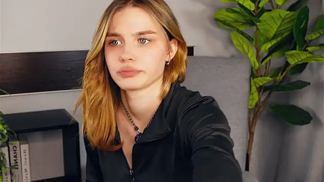 earthastinett - EarthaStinett's free webcam