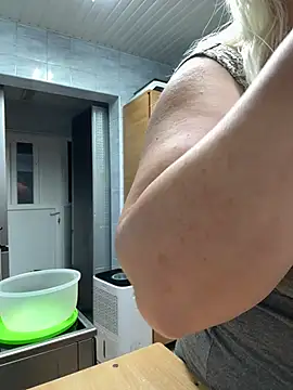 sabinasweety - SabinaSweety's free webcam